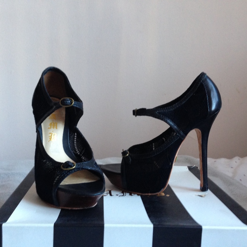Lamb heels